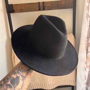 GIGI PIP Classic Black Hat